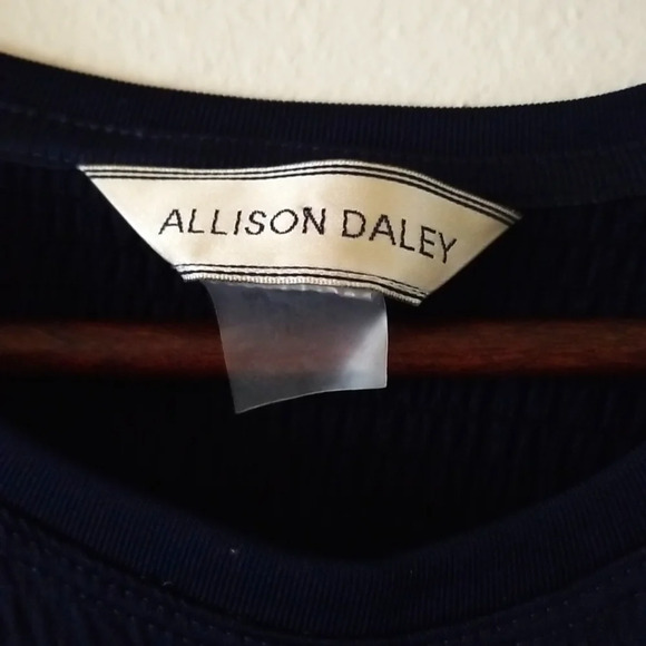 Allison Daley Crinkle Sleevless Top - Picture 2 of 4